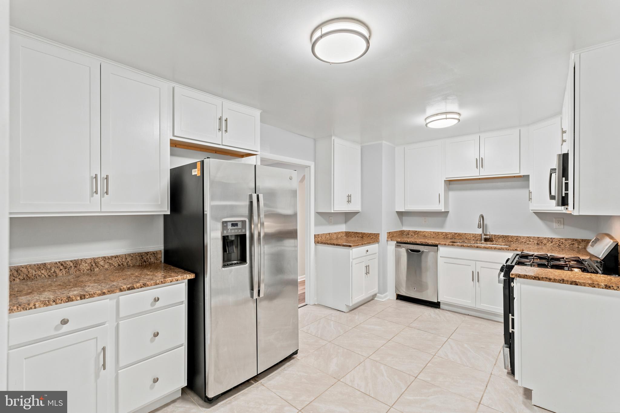 PLEASANTVILLE - Residential