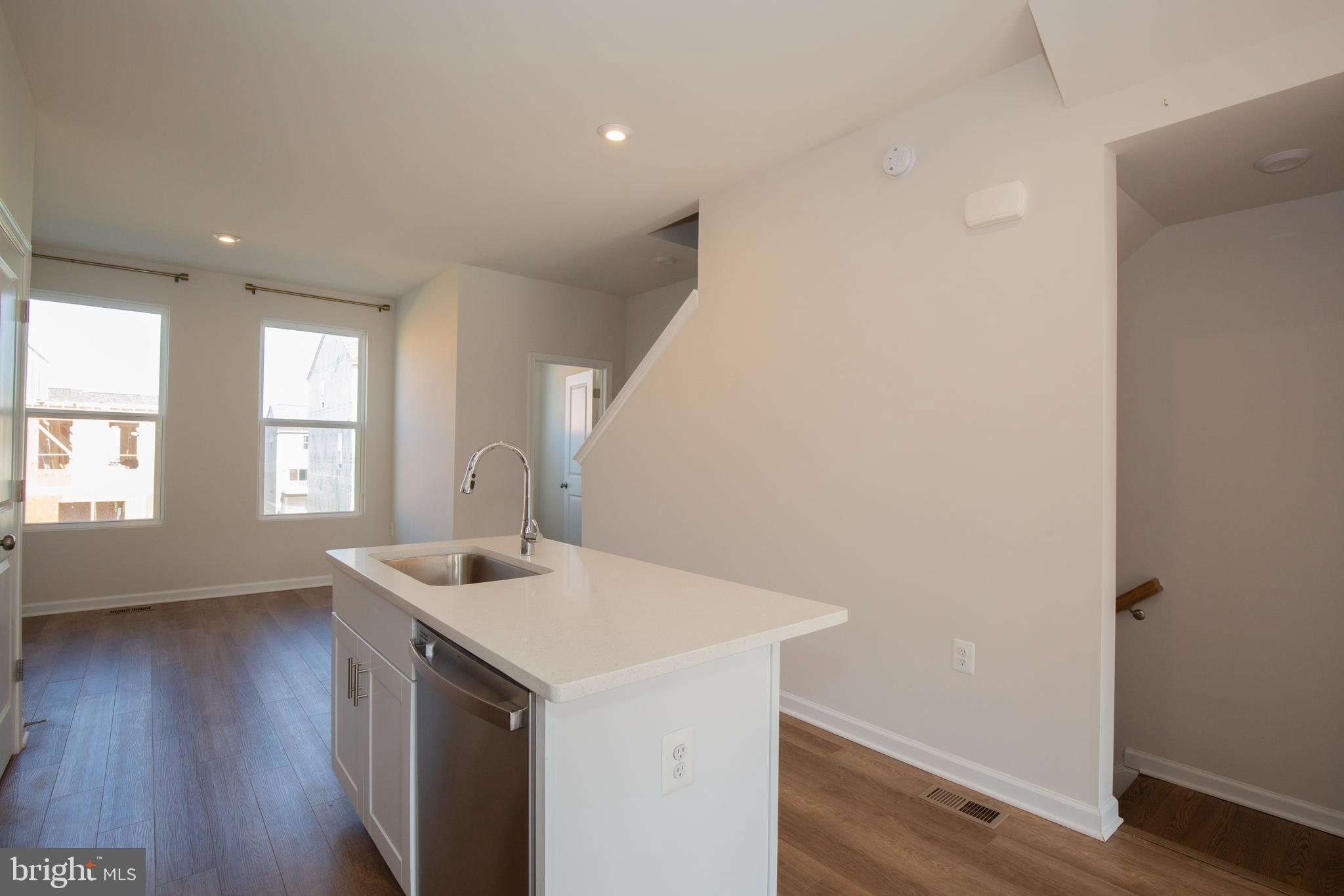 PRESIDENTS POINTE - Residential Lease