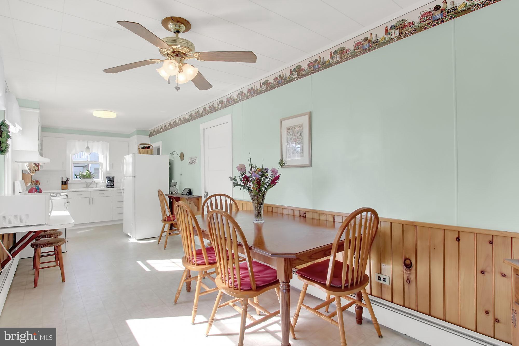 WHITE HALL - Residential