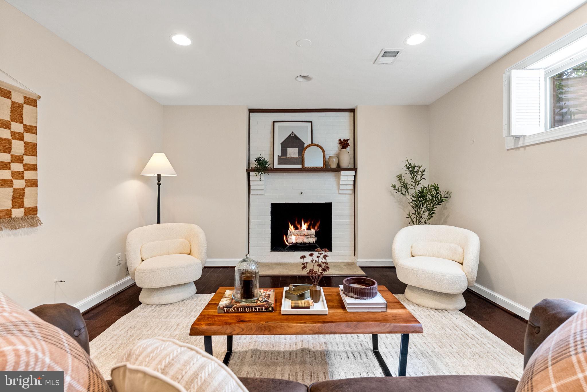 ARLINGTON RIDGE - Residential