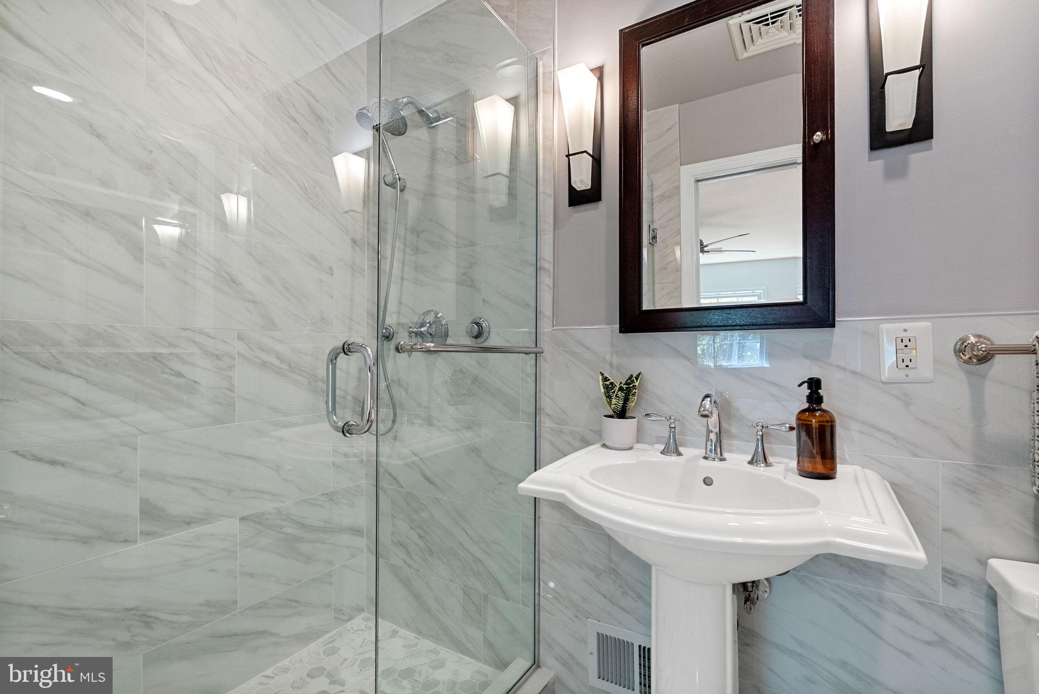 ARLINGTON RIDGE - Residential