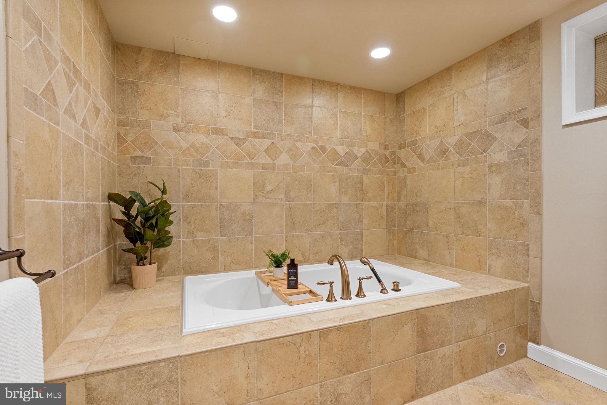 ARLINGTON RIDGE - Residential