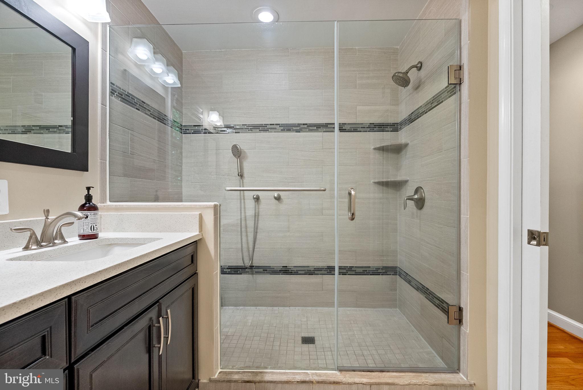 ARLINGTON RIDGE - Residential