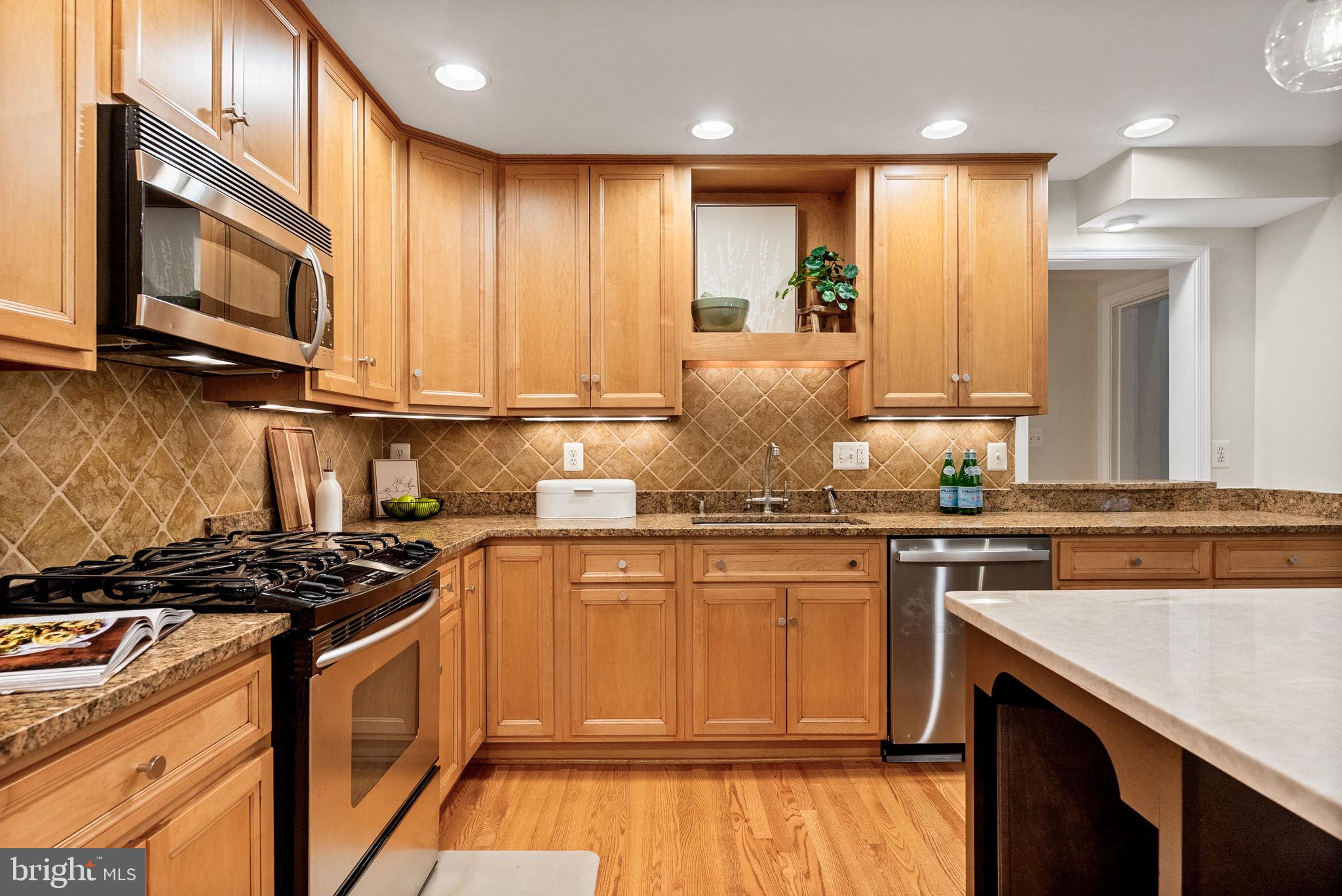 ARLINGTON RIDGE - Residential
