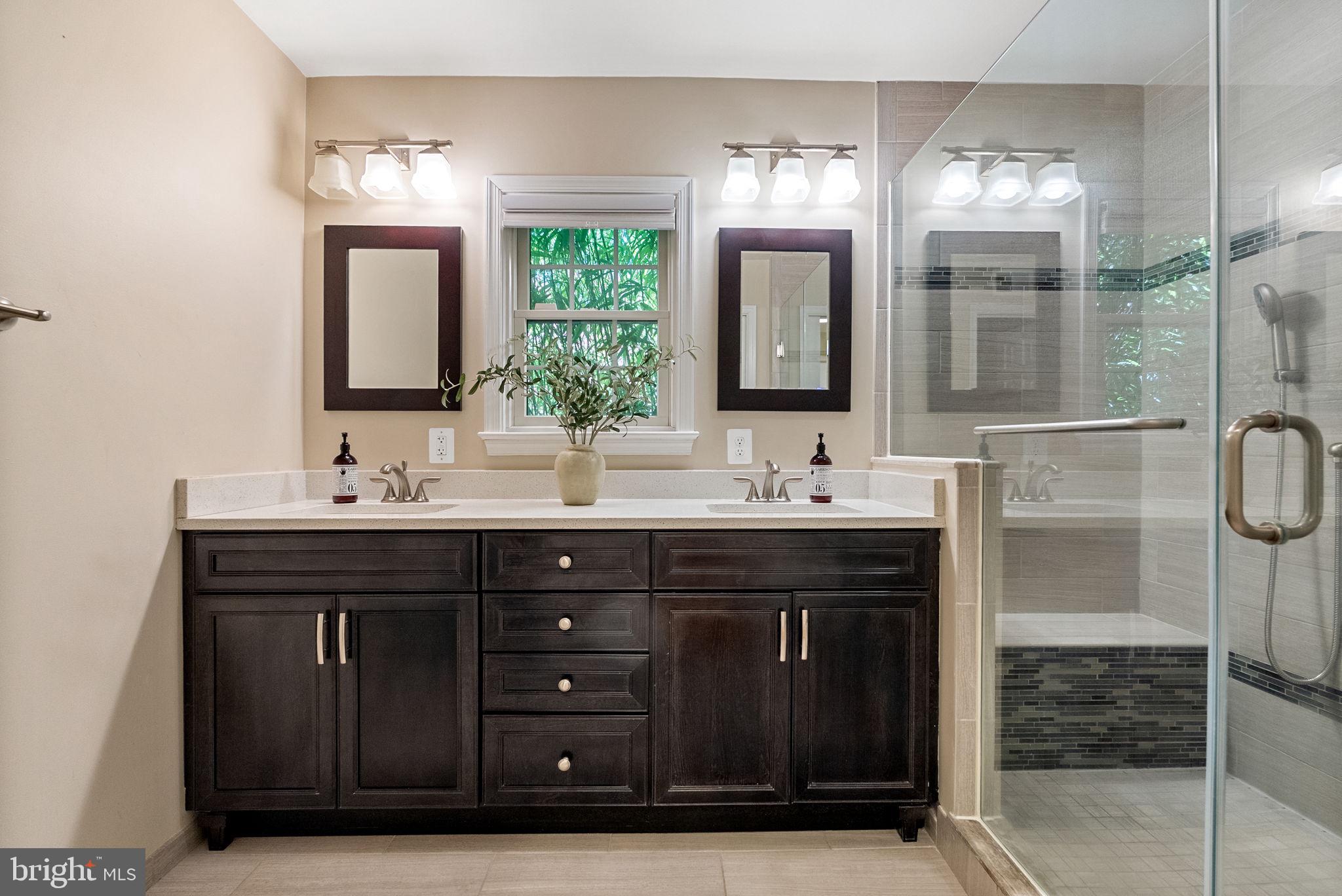 ARLINGTON RIDGE - Residential