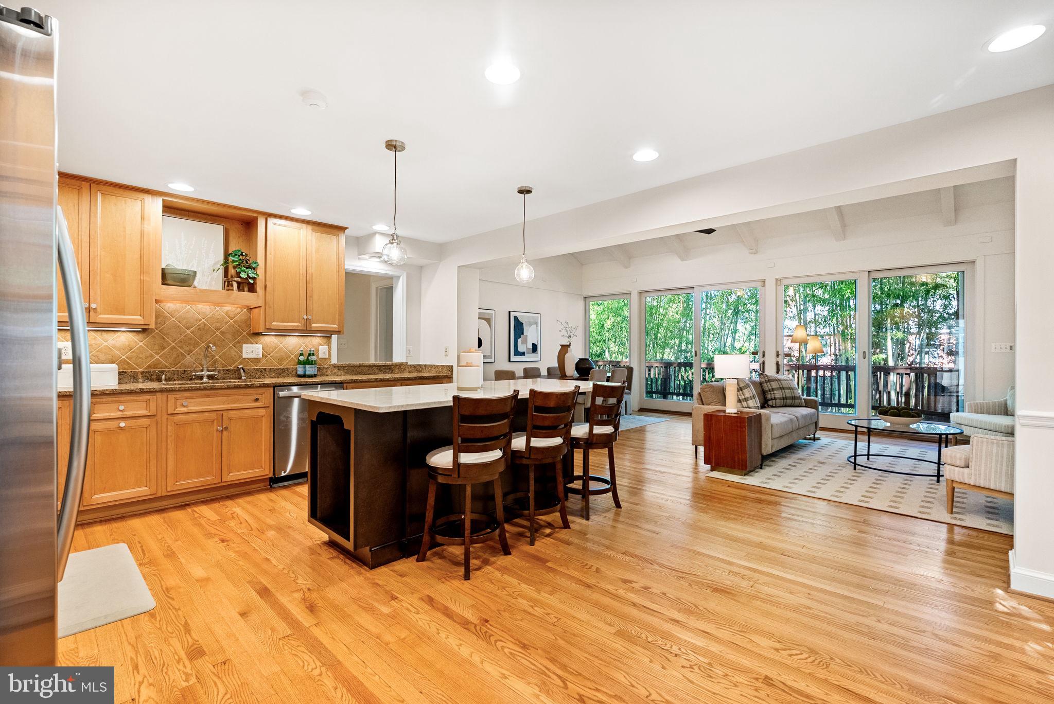 ARLINGTON RIDGE - Residential