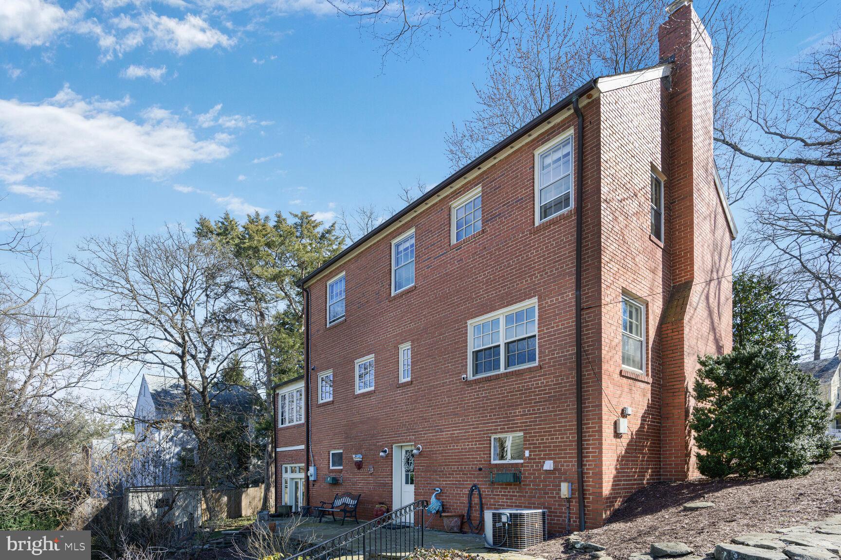 RIDGEWOOD VILLAGE - Residential