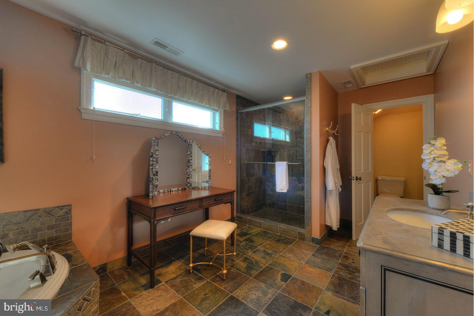 NORTH SHORES - Residential