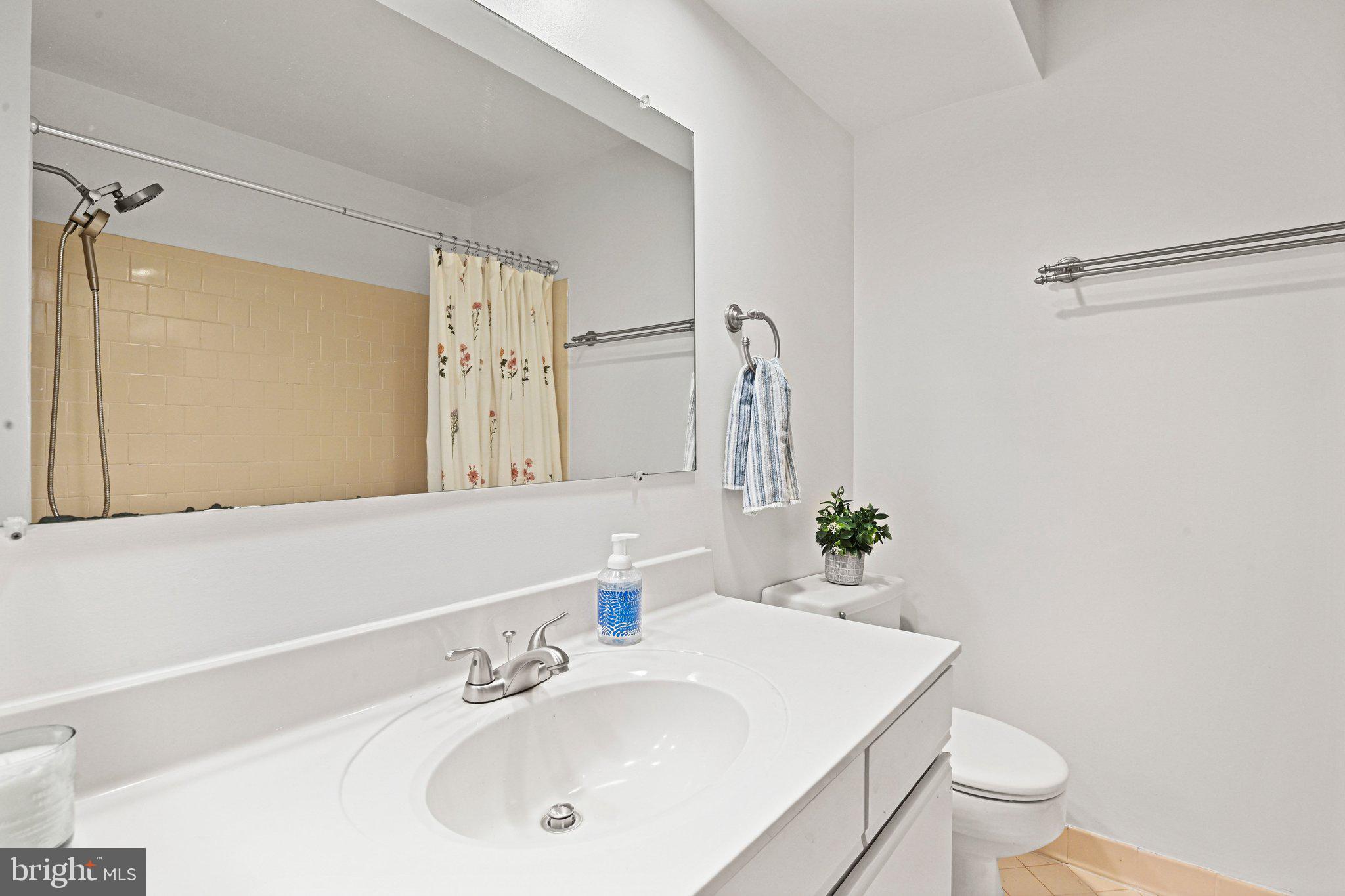 GRAYS POINTE - Residential