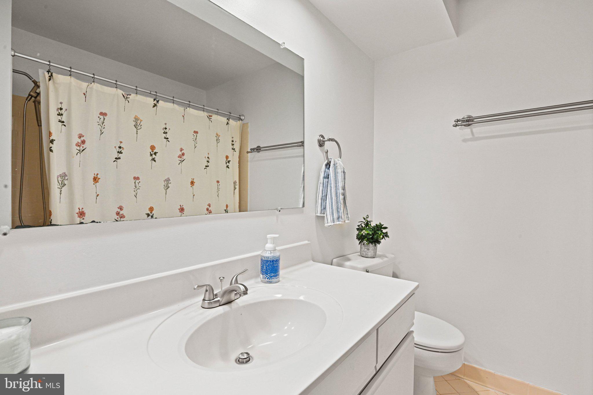 GRAYS POINTE - Residential