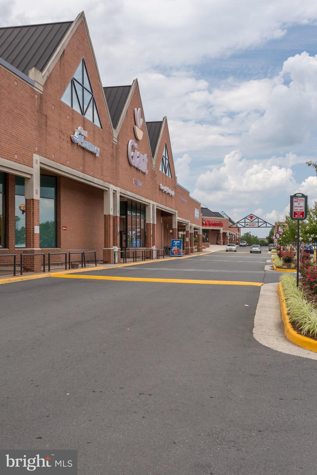 GRAYS POINTE - Residential