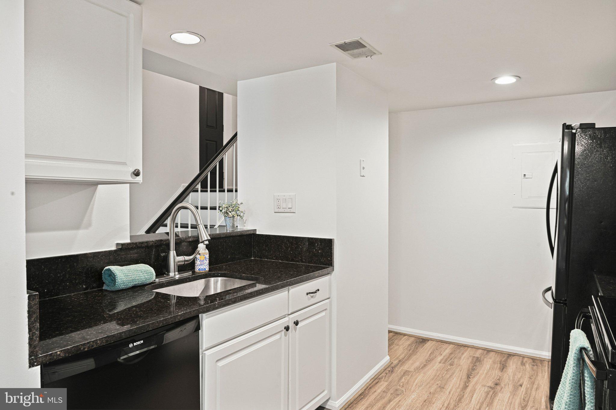 GRAYS POINTE - Residential
