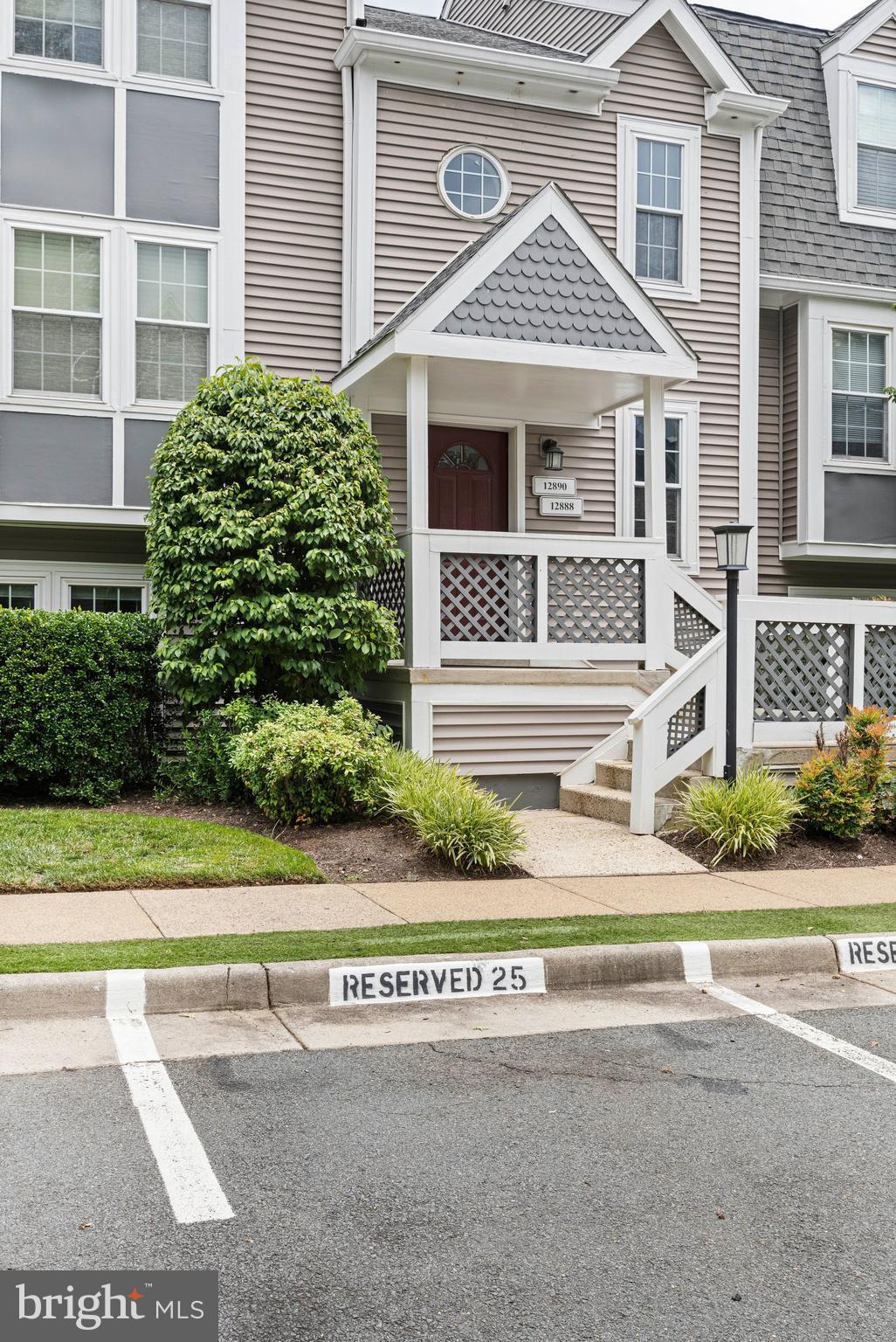 GRAYS POINTE - Residential
