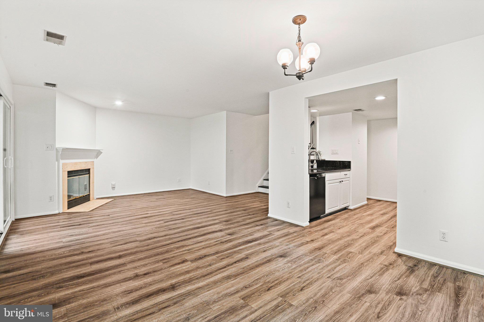GRAYS POINTE - Residential
