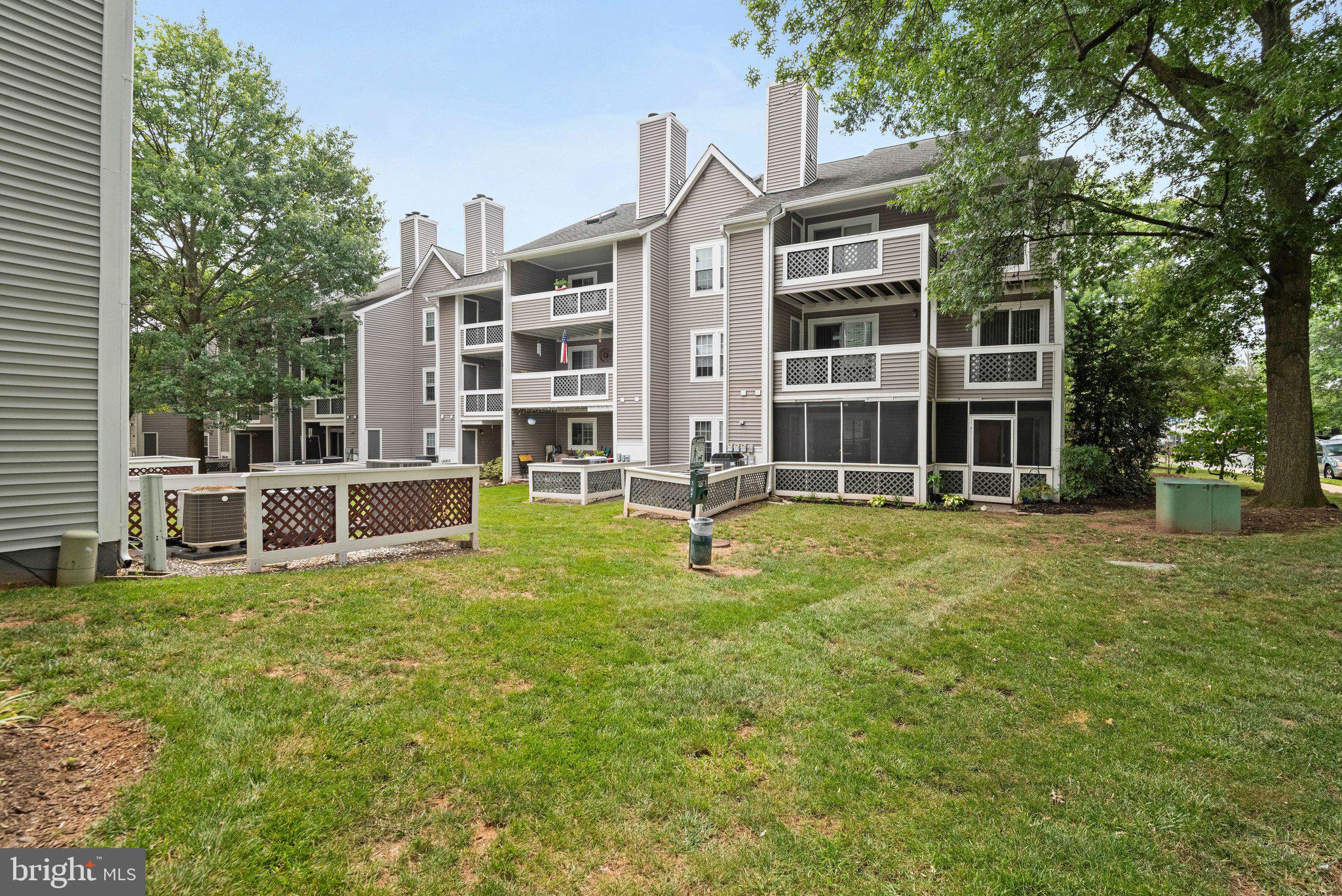 GRAYS POINTE - Residential