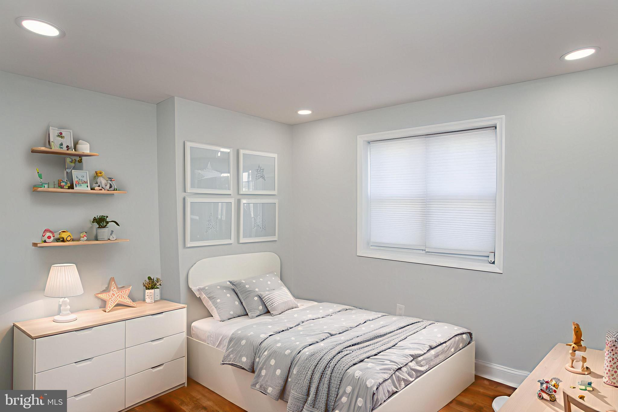 POINT BREEZE - Residential