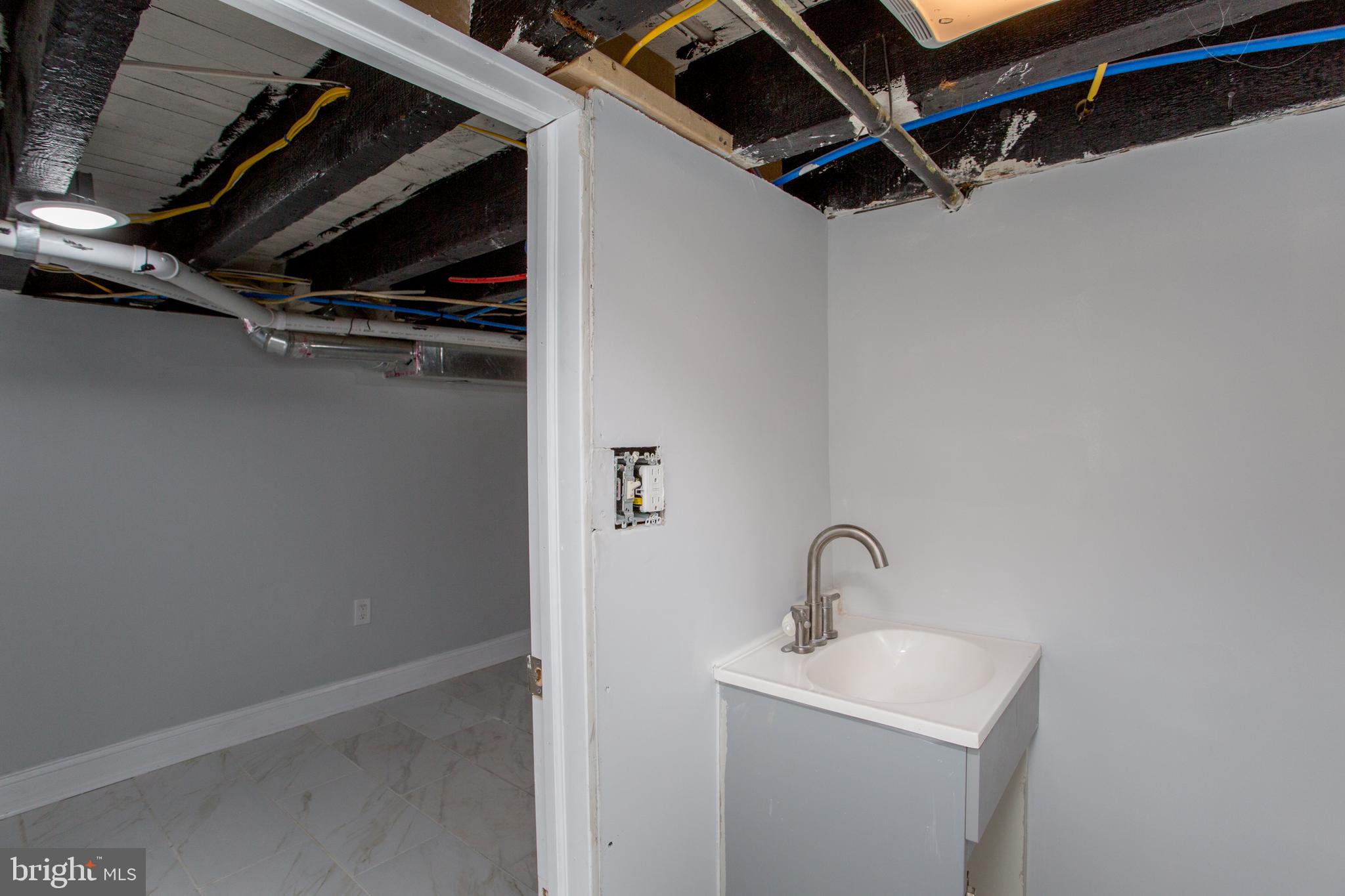 POINT BREEZE - Residential