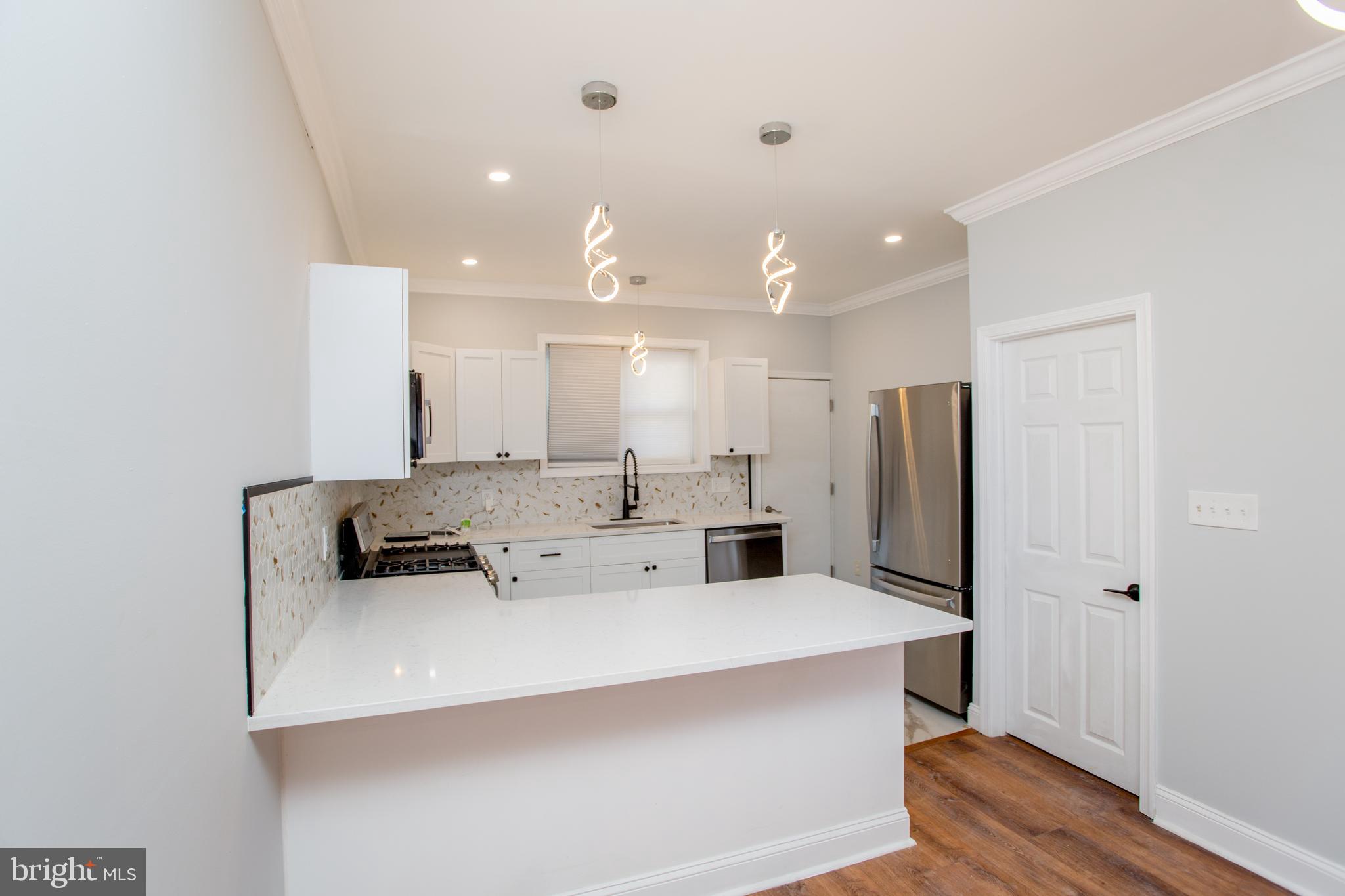 POINT BREEZE - Residential