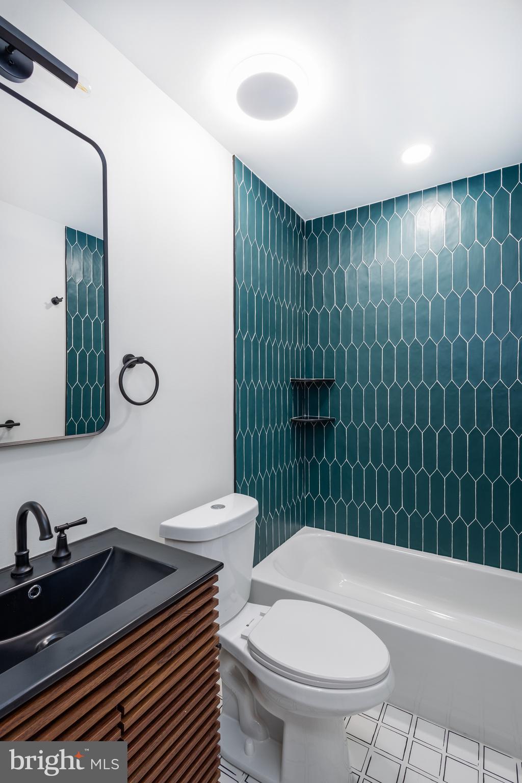 SQUIRREL HILL - Residential