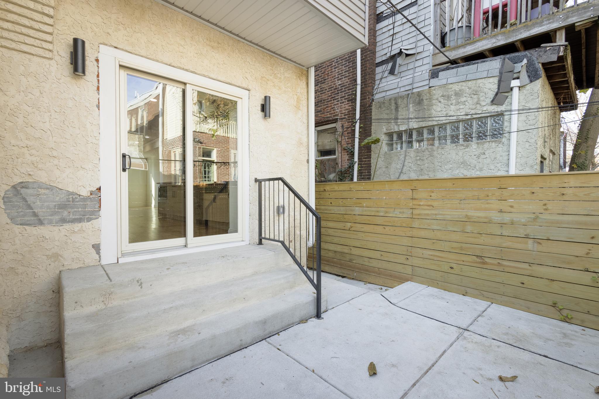 SQUIRREL HILL - Residential