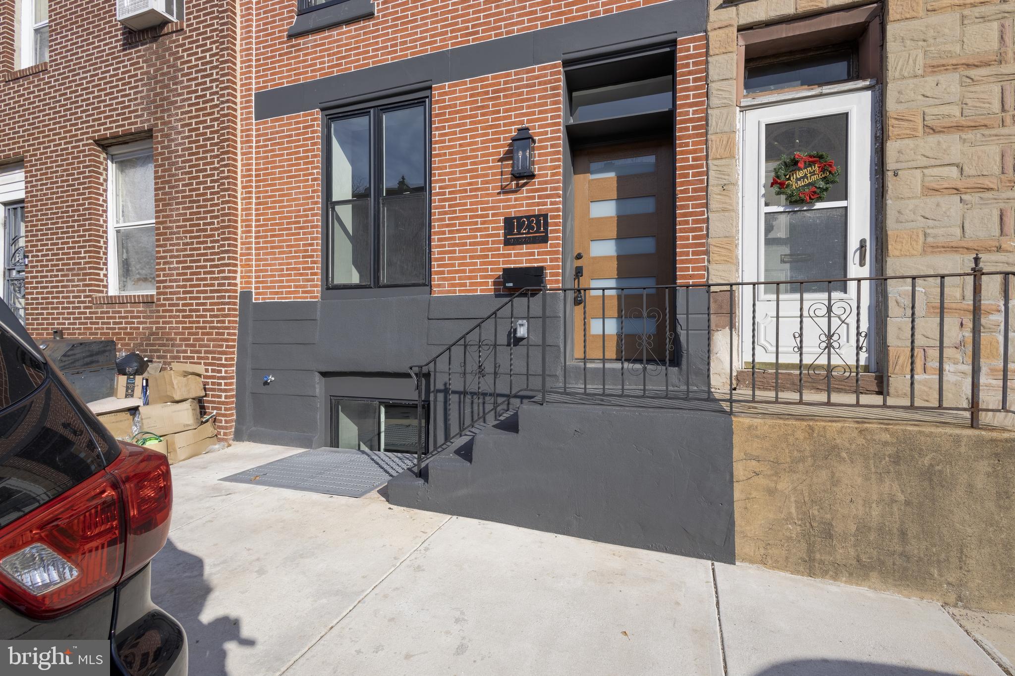SQUIRREL HILL - Residential