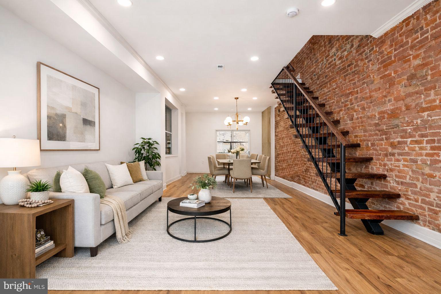 SQUIRREL HILL - Residential