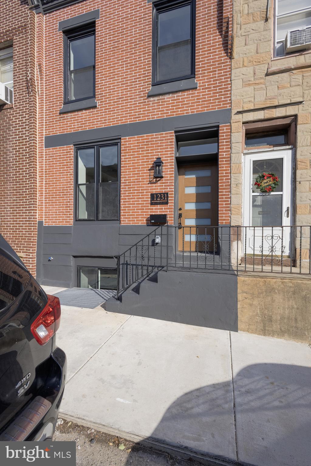 SQUIRREL HILL - Residential