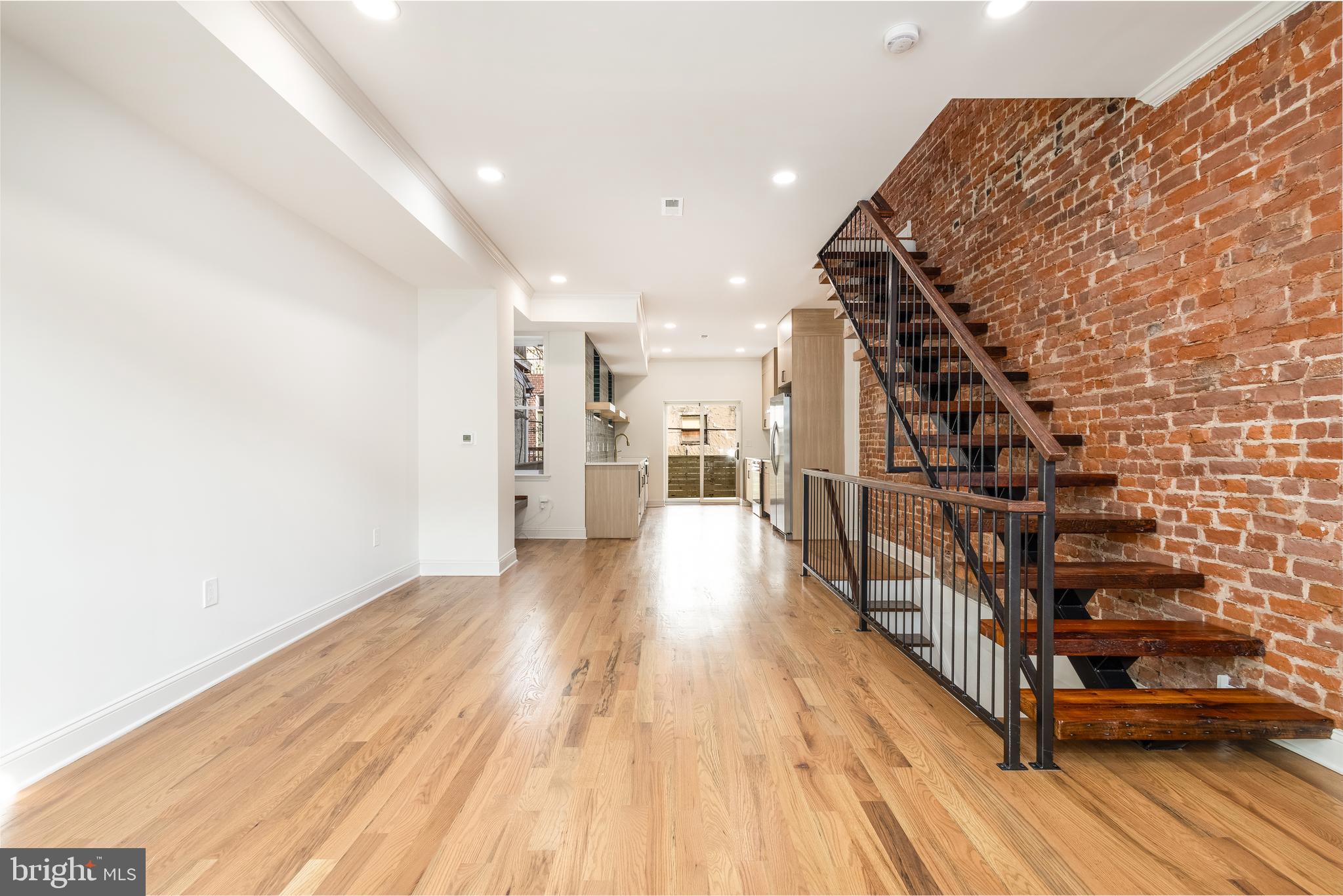 SQUIRREL HILL - Residential
