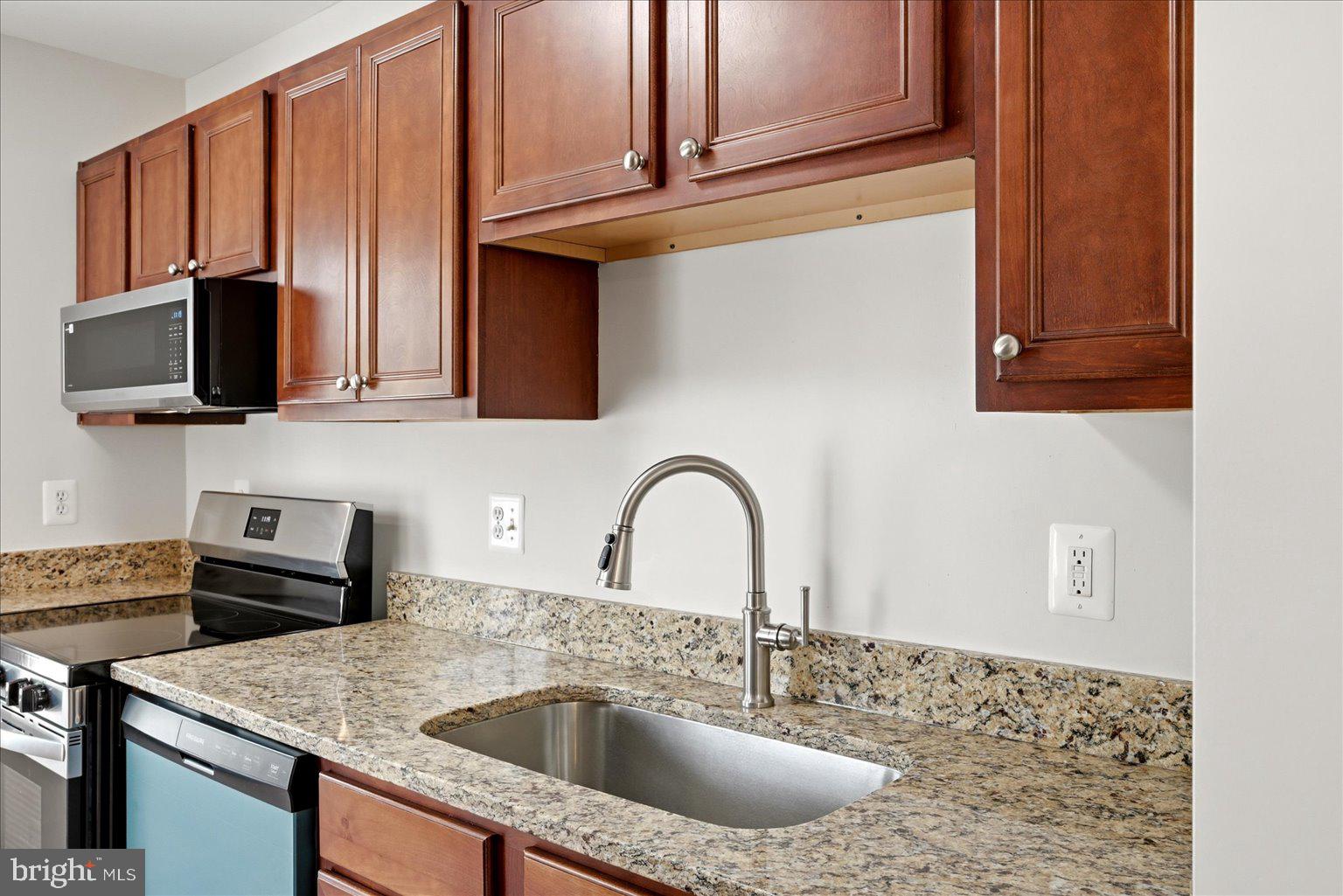 INWOOD MEADOWS - Residential