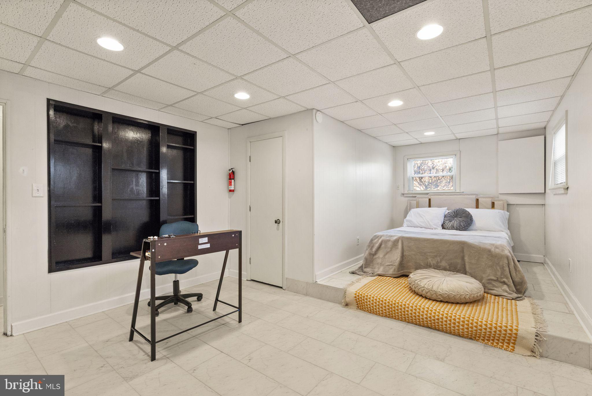 LAKEVIEW ESTATES - Residential