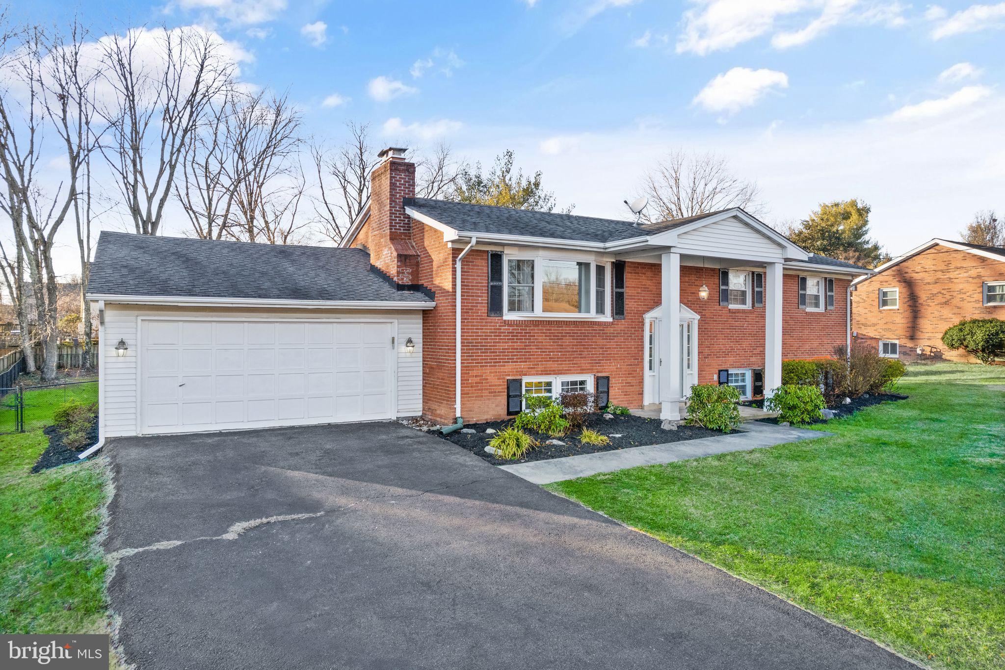 LAKEVIEW ESTATES - Residential