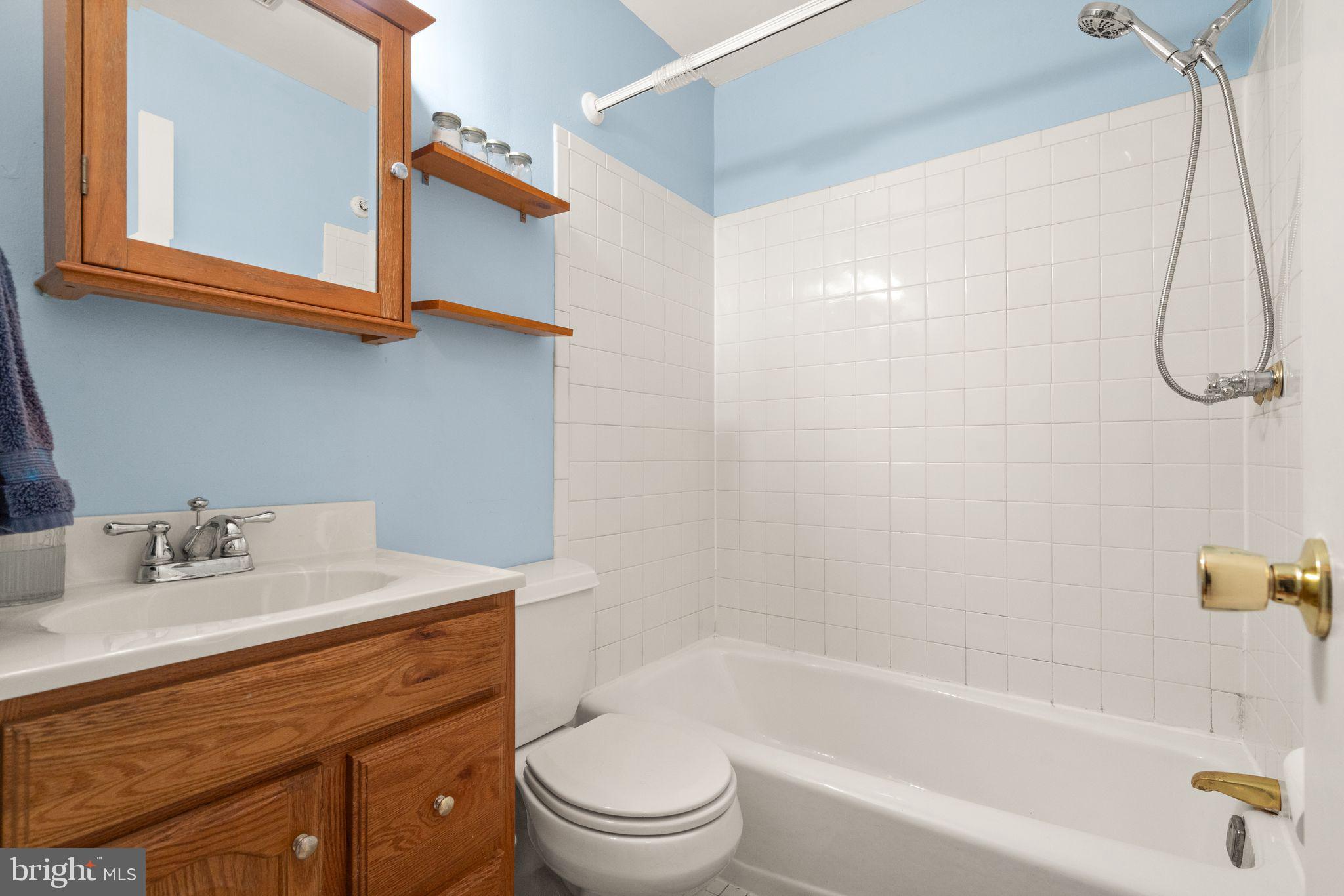 LAKEVIEW ESTATES - Residential