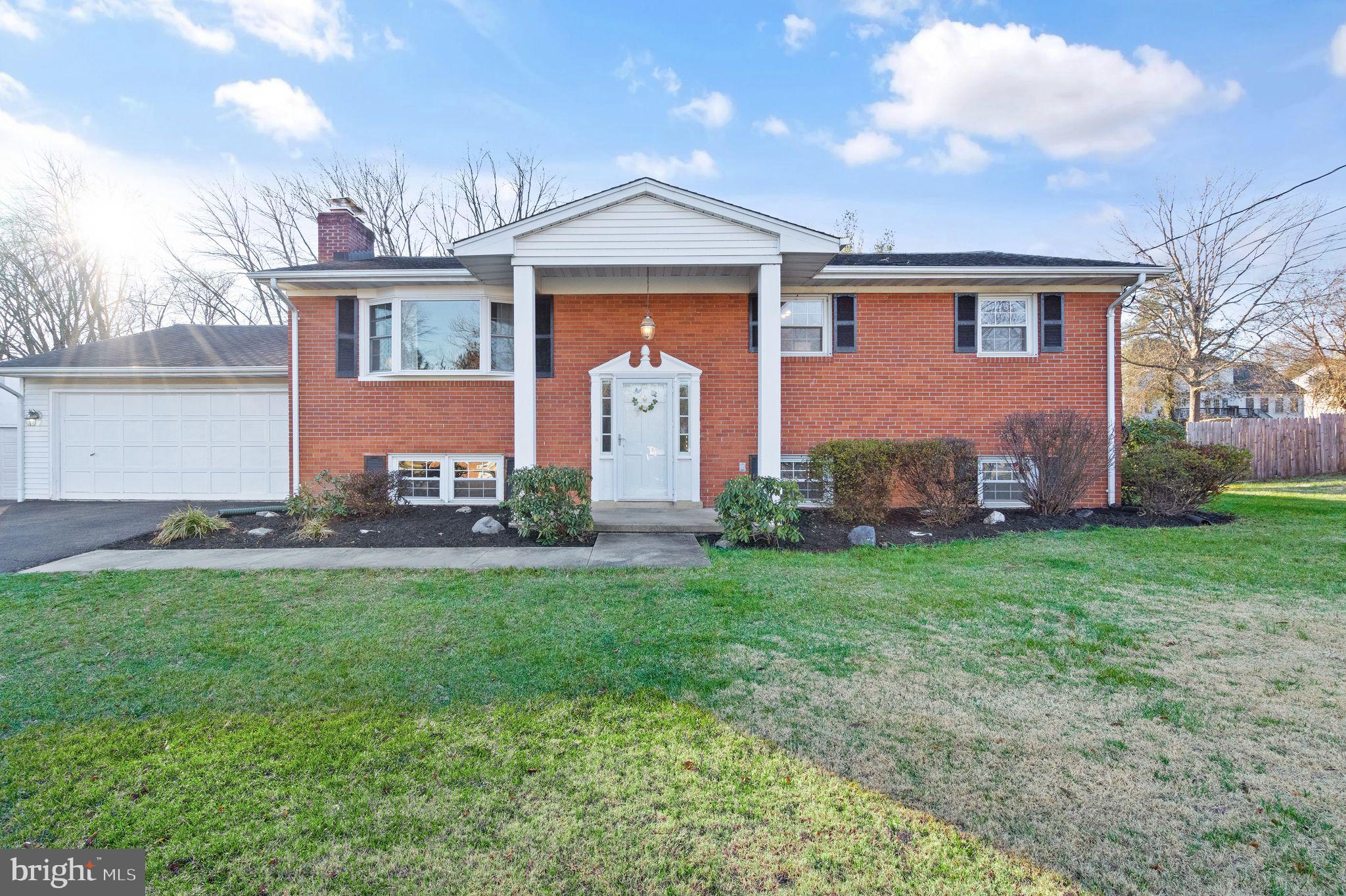 LAKEVIEW ESTATES - Residential