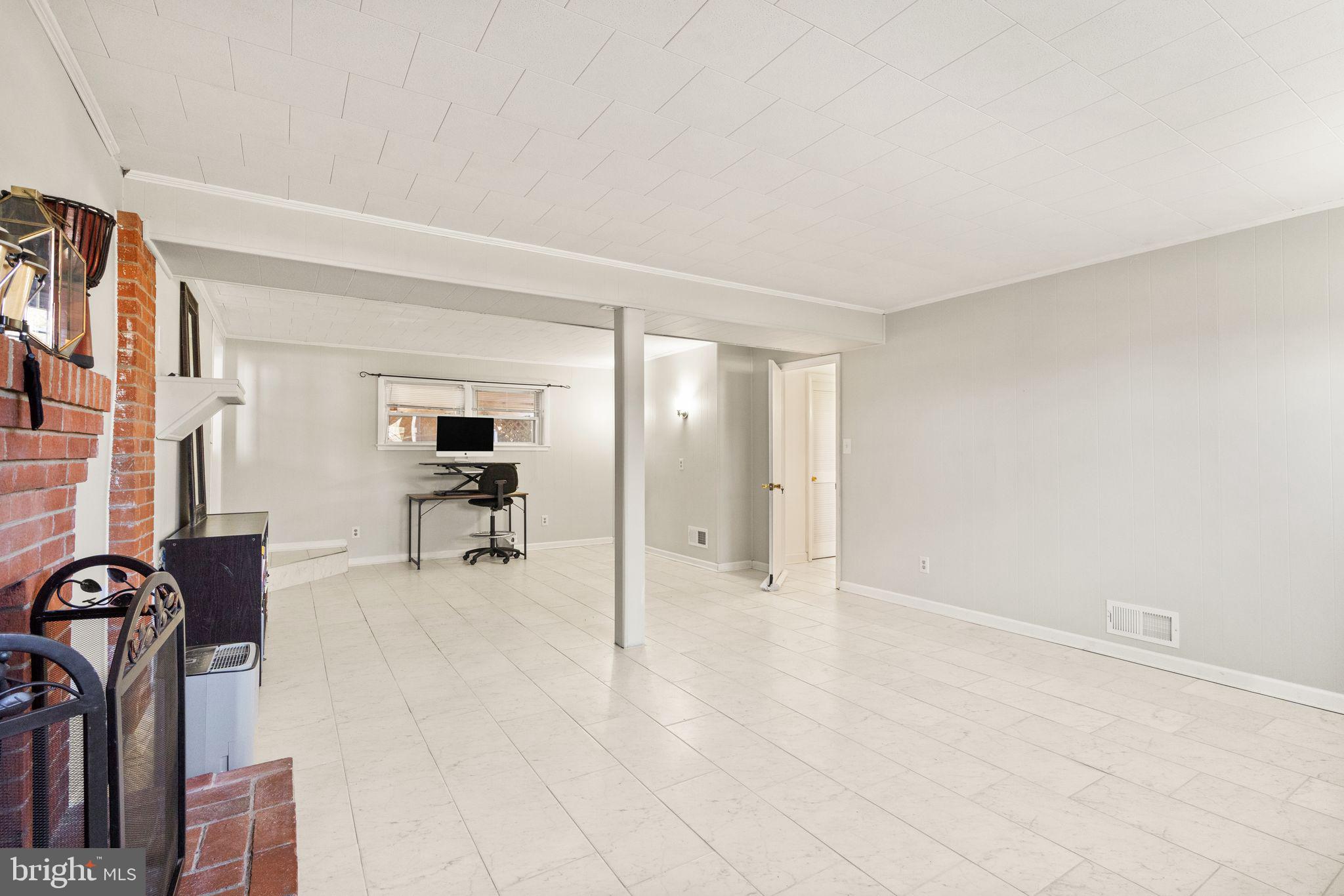 LAKEVIEW ESTATES - Residential