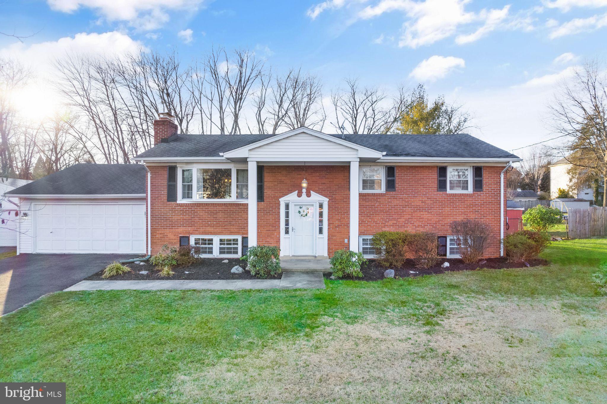 LAKEVIEW ESTATES - Residential