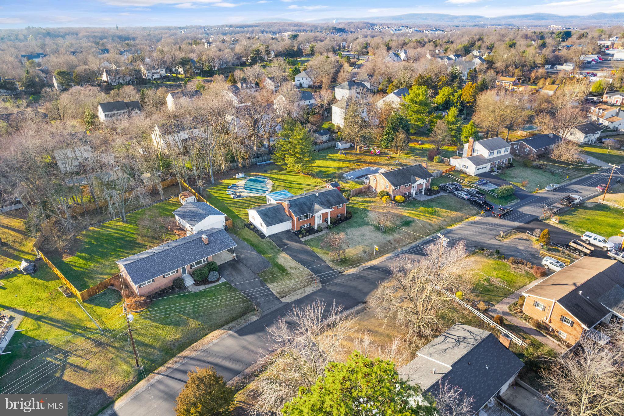 LAKEVIEW ESTATES - Residential