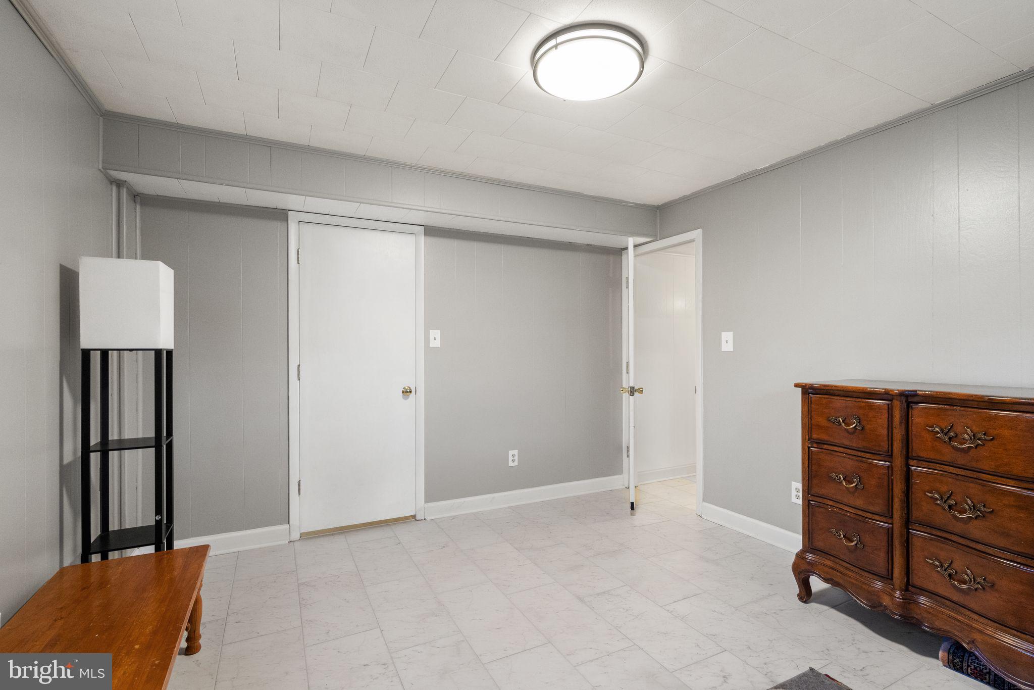 LAKEVIEW ESTATES - Residential