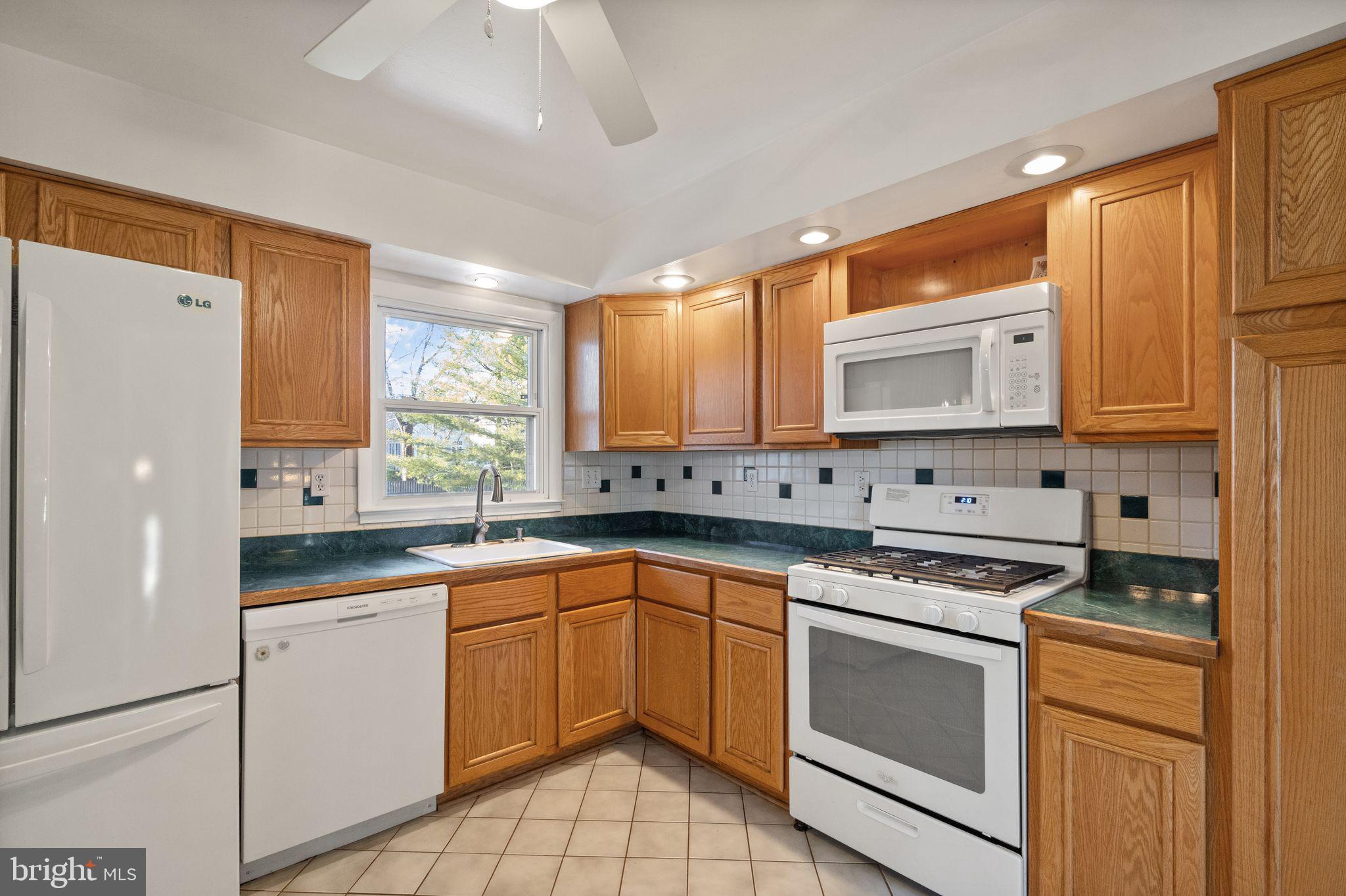 LAKEVIEW ESTATES - Residential