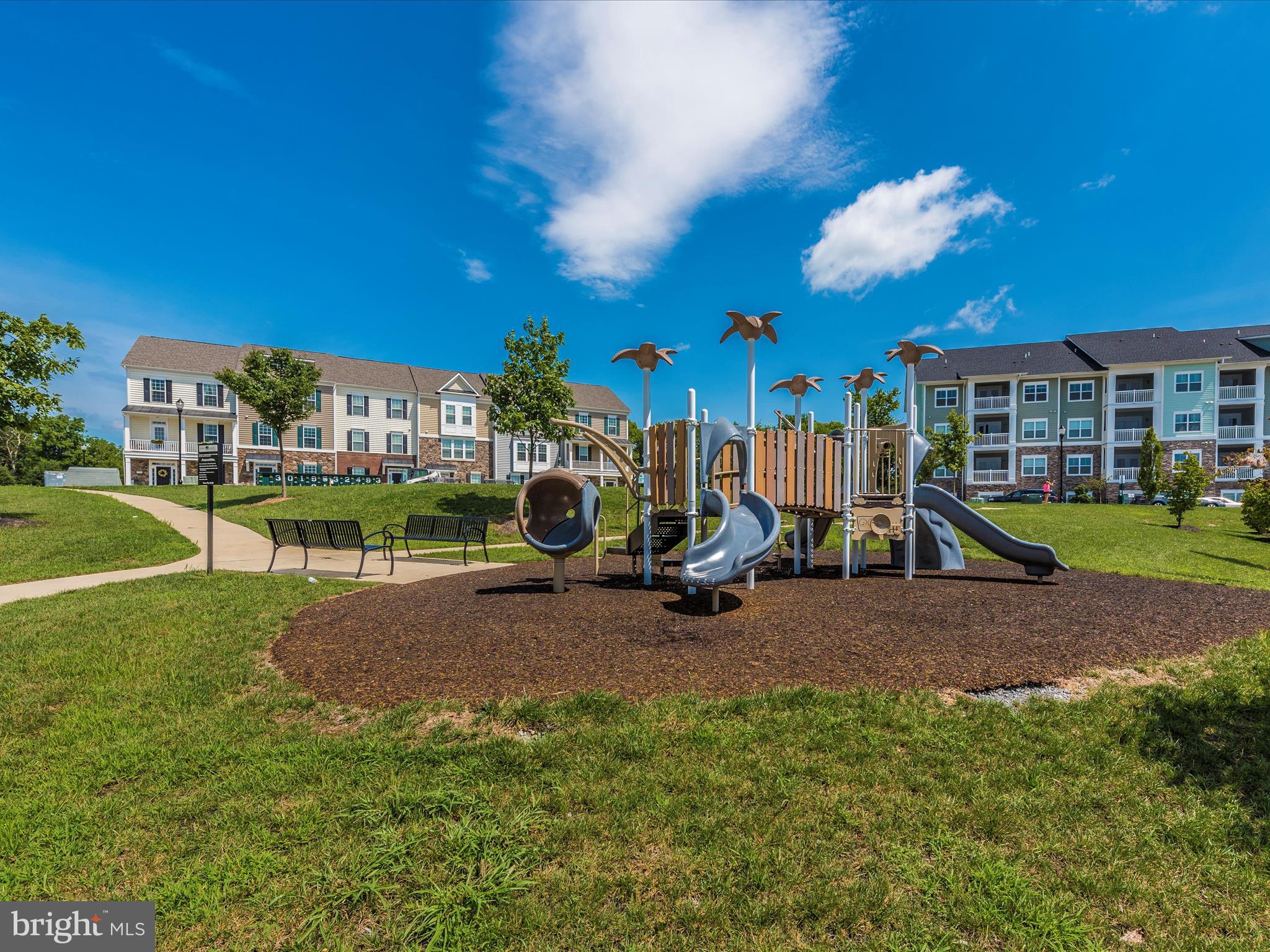 MARKET SQUARE - Residential Lease
