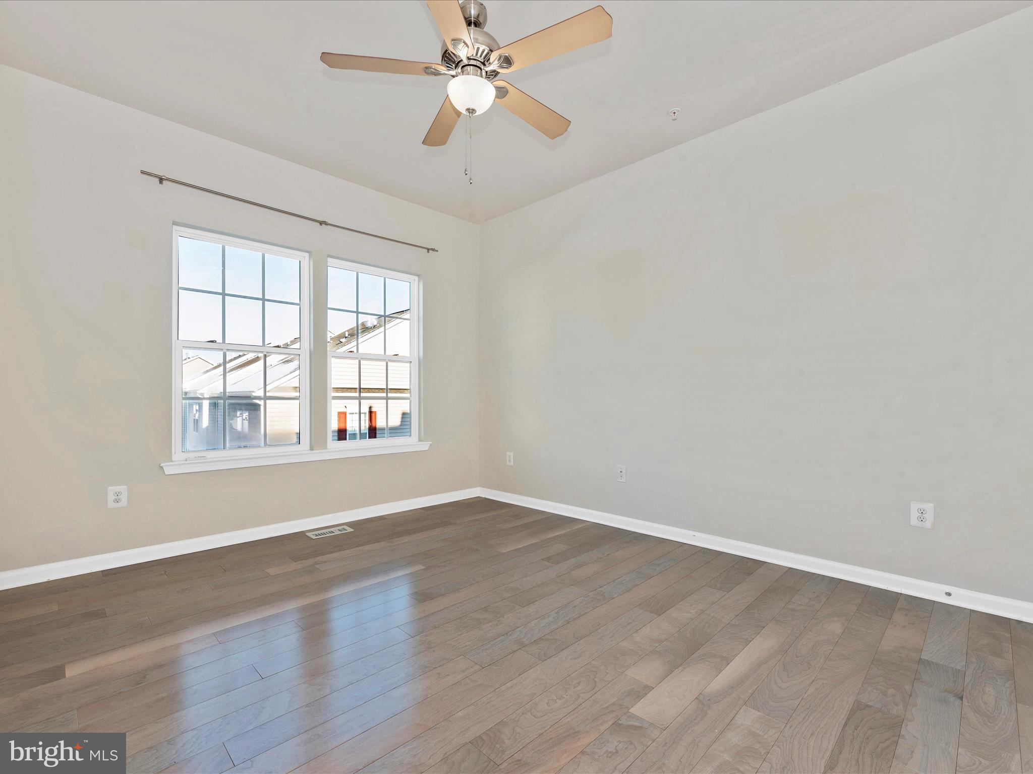 MARKET SQUARE - Residential Lease
