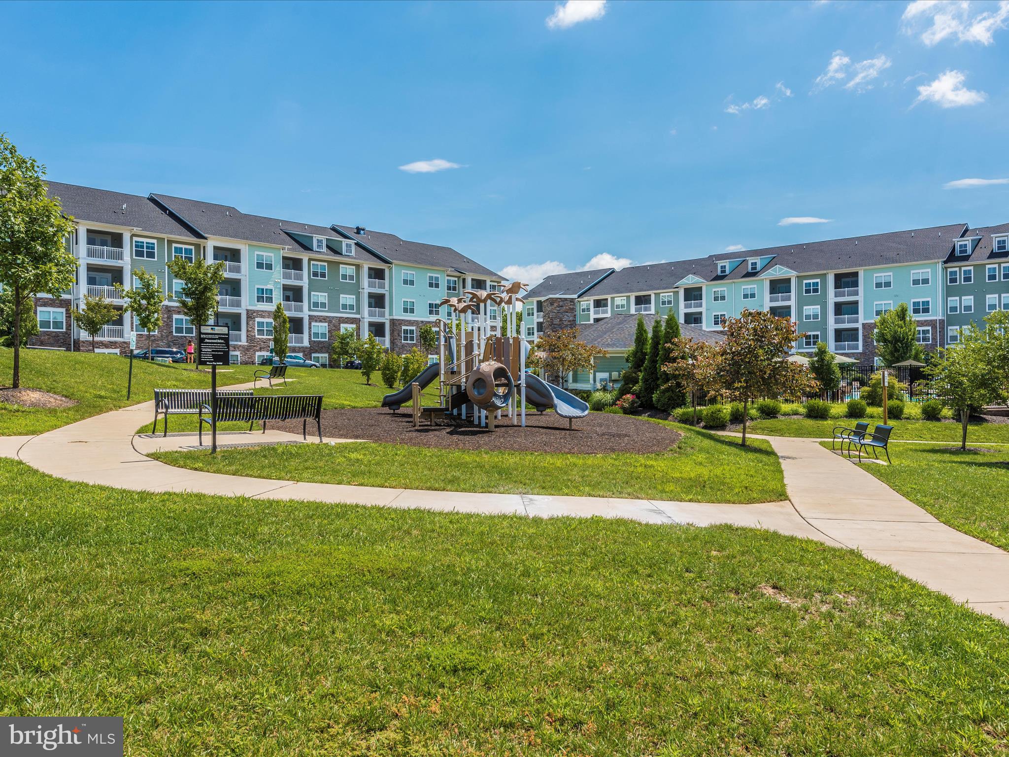 MARKET SQUARE - Residential Lease