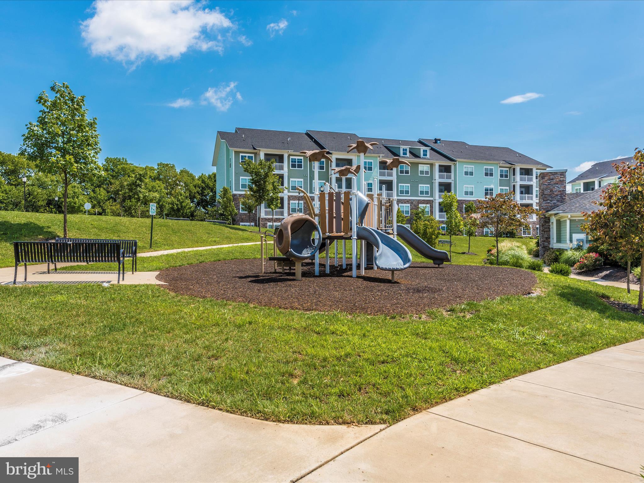 MARKET SQUARE - Residential Lease