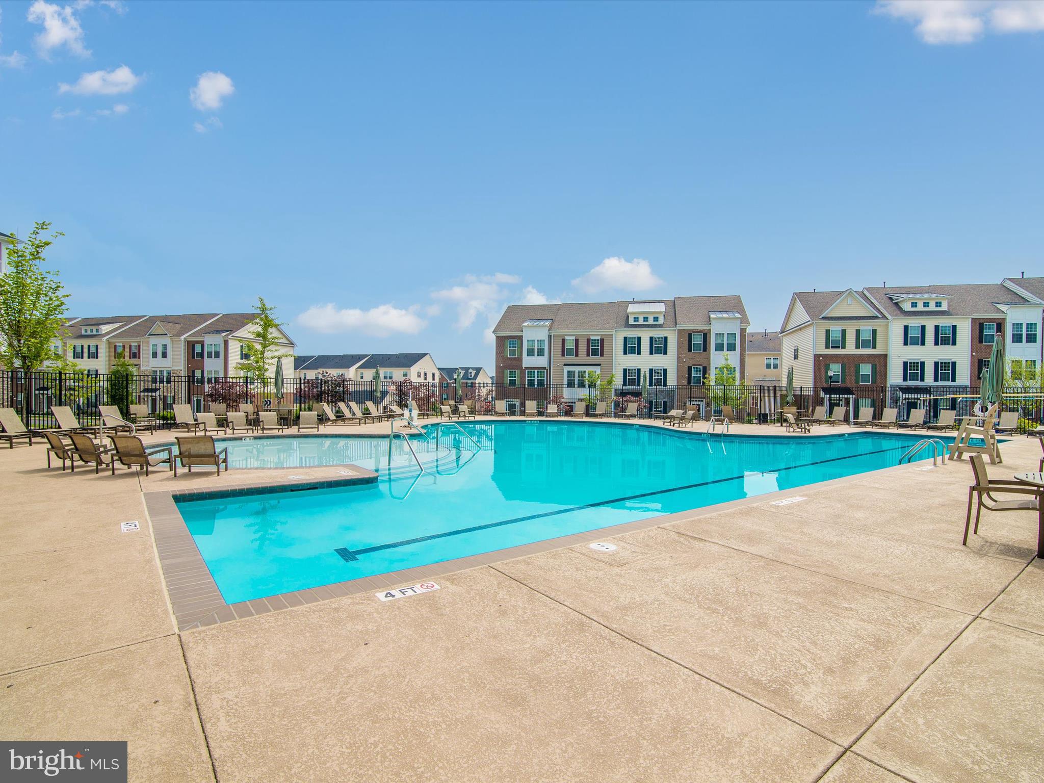 MARKET SQUARE - Residential Lease