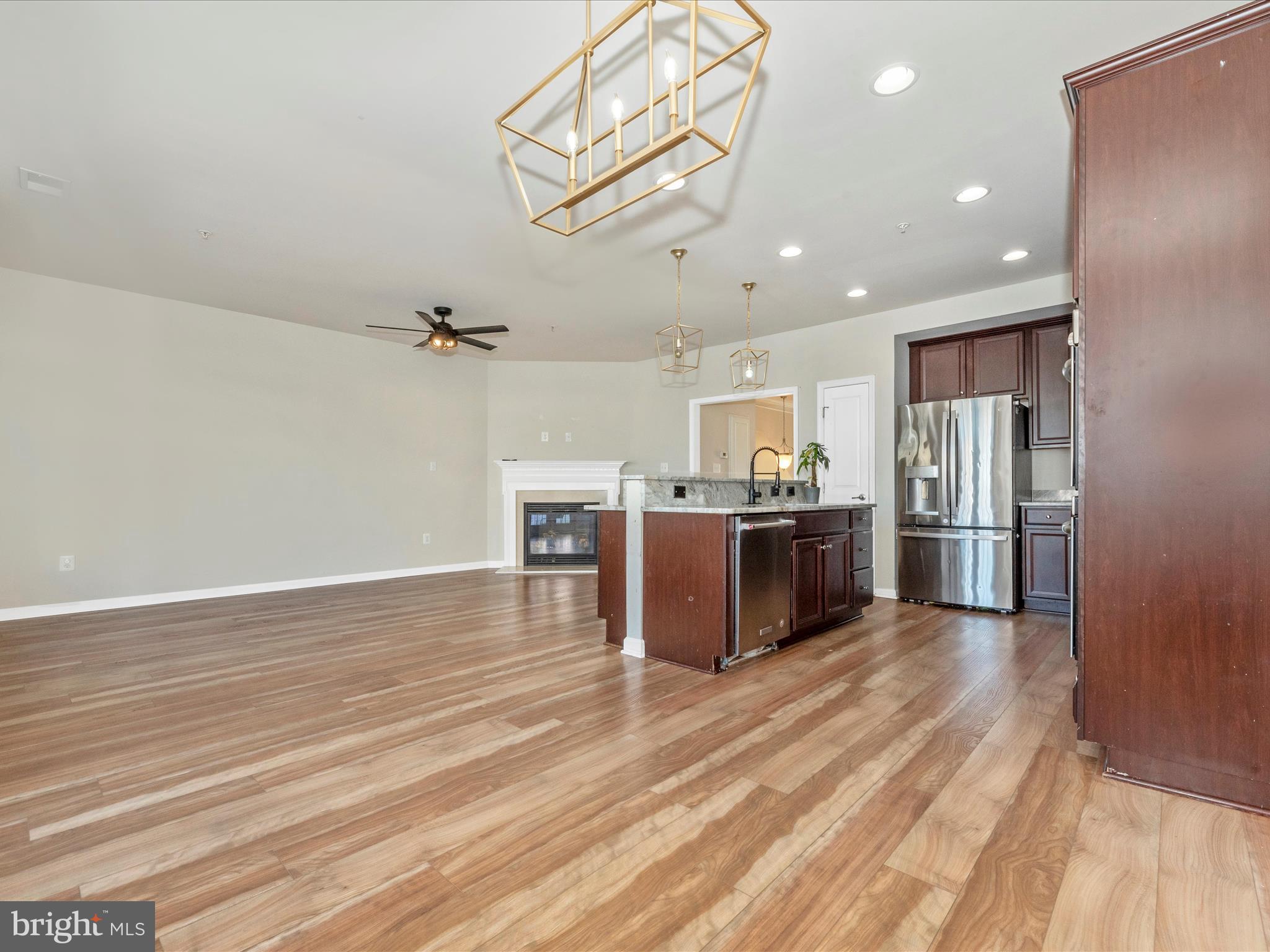 MARKET SQUARE - Residential Lease