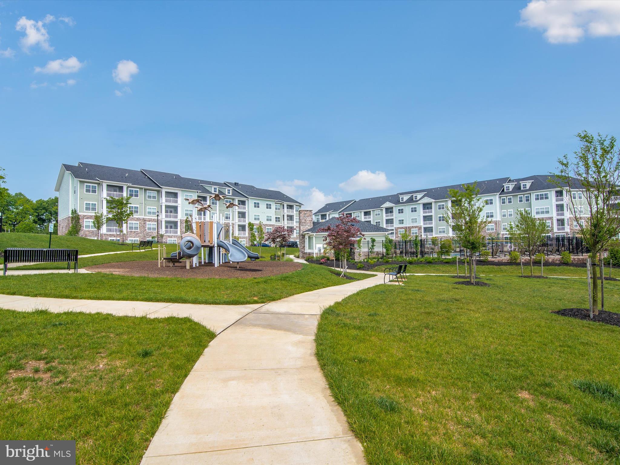 MARKET SQUARE - Residential Lease