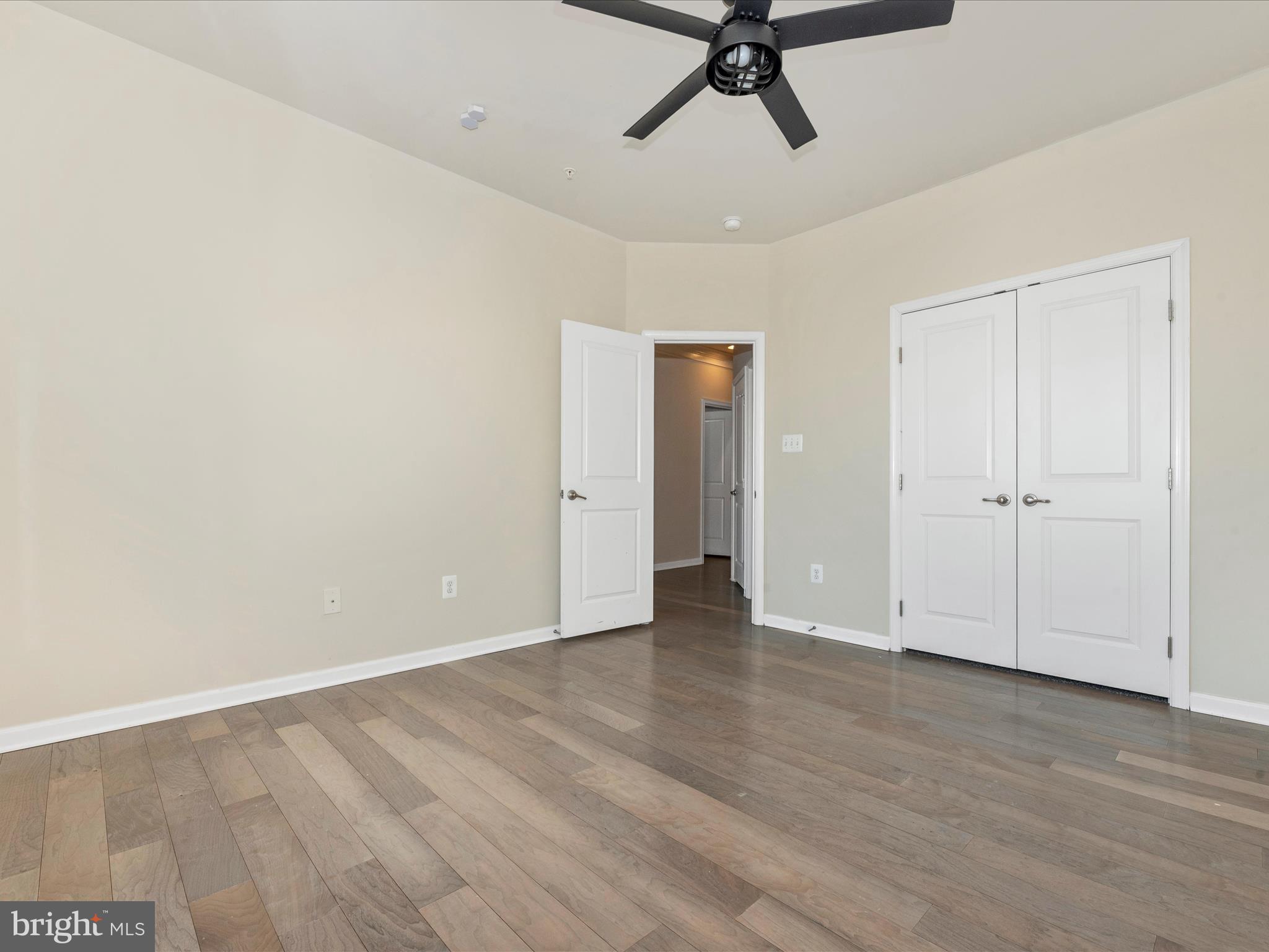 MARKET SQUARE - Residential Lease