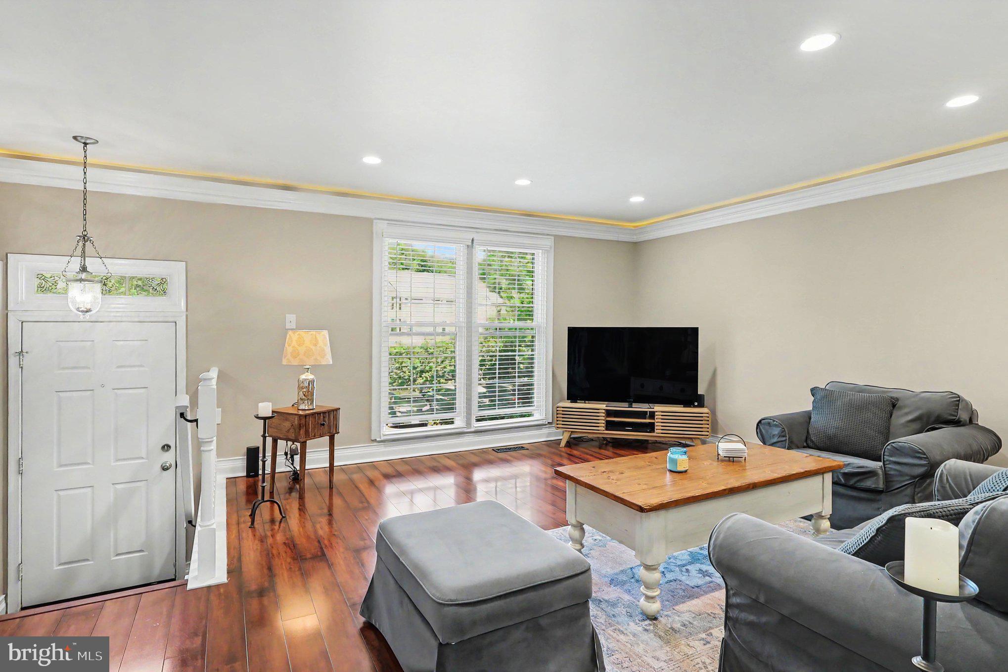 POTOMAC LAKES - Residential