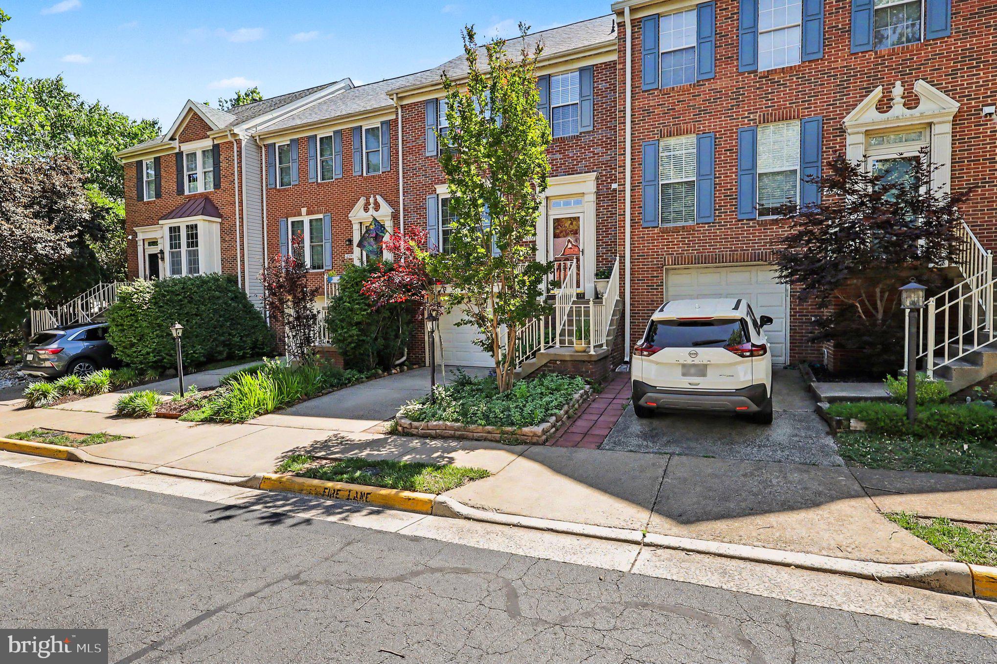 POTOMAC LAKES - Residential