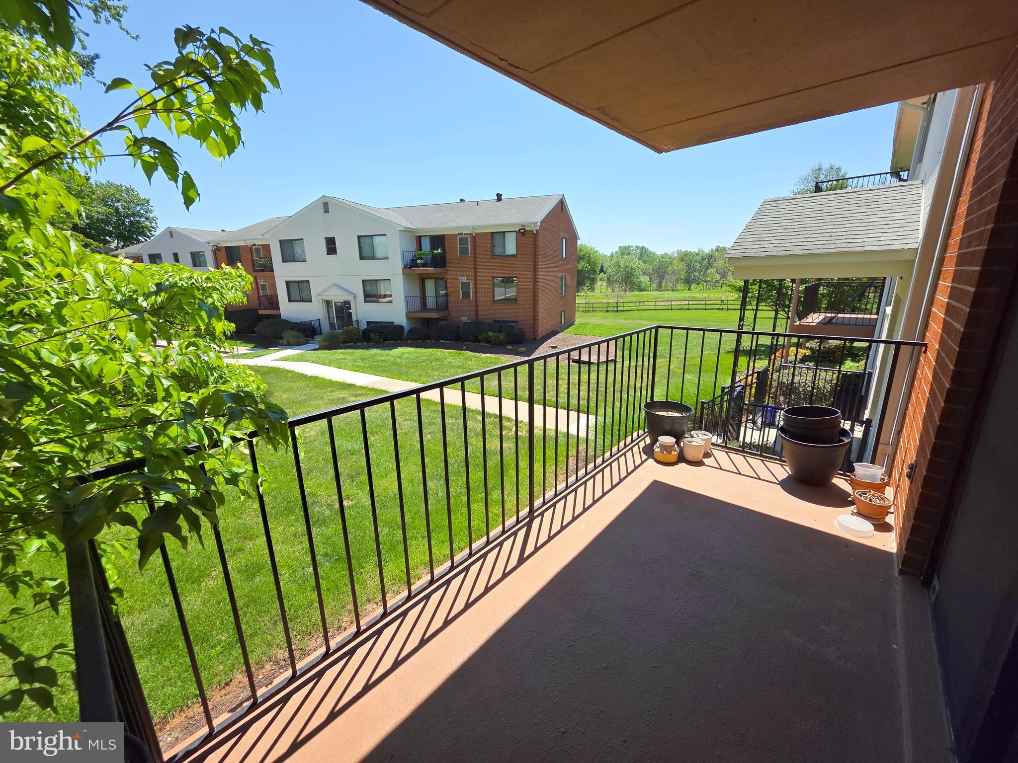 COUNTRY CLUB GREEN - Residential