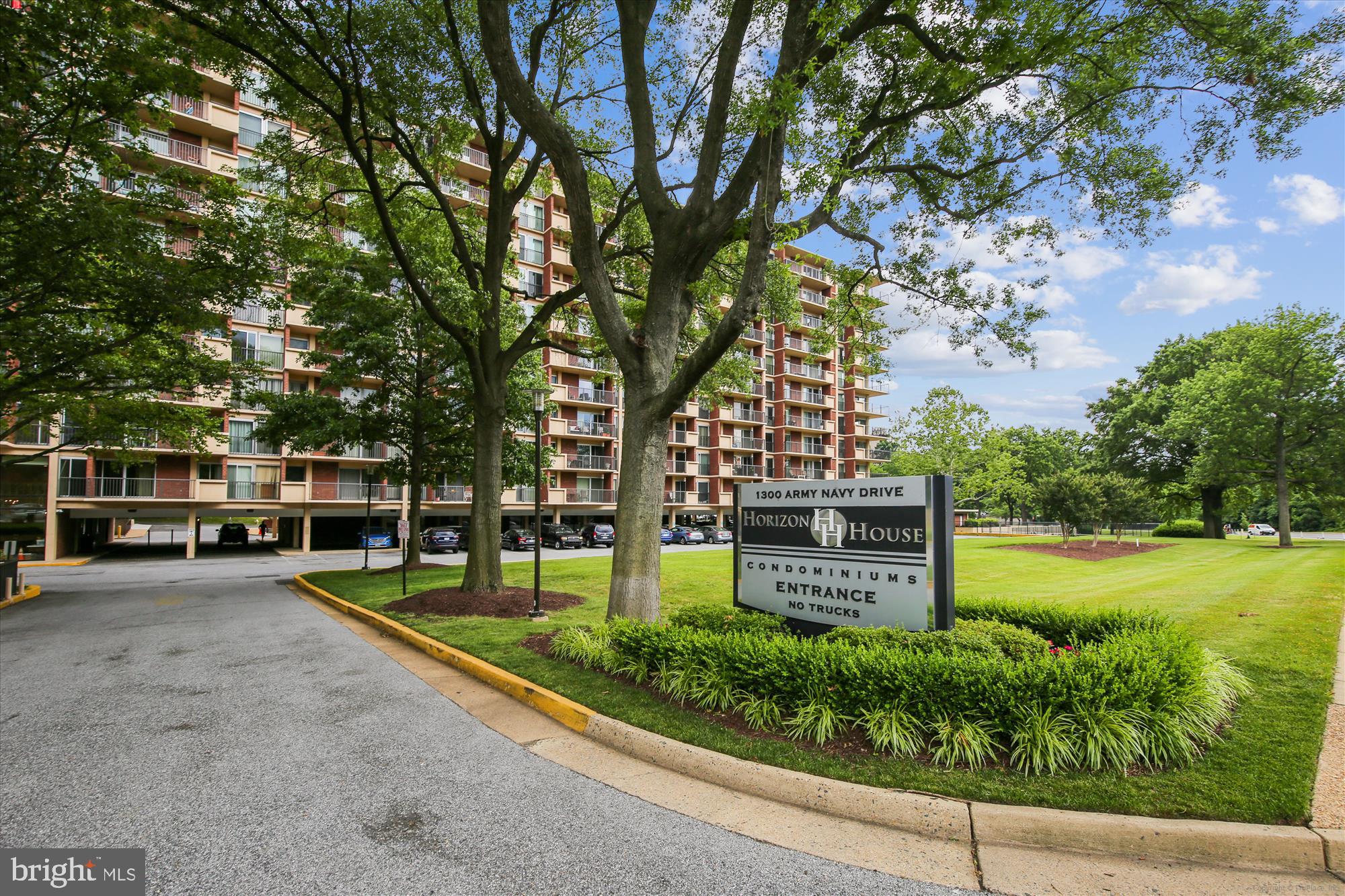 HORIZON HOUSE - Residential Lease